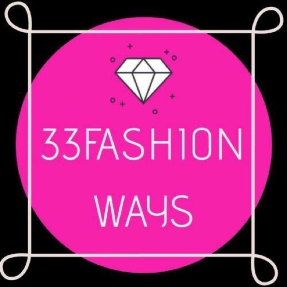 On Instagram and Facebook online accessories shop